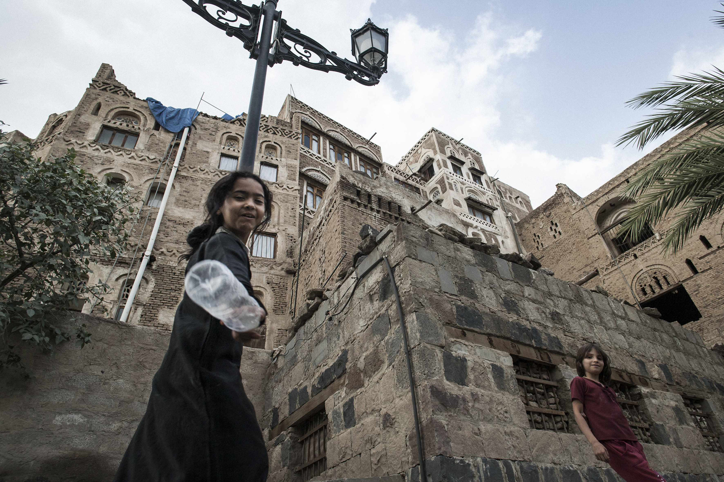 “Yemen: Unveiled” showcasing the work of photographers Jacquelaine Wong and Juan Herrero.